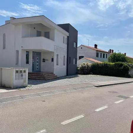 Peti Apartament Pula