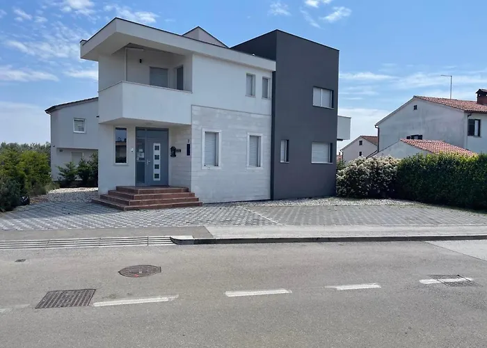 Peti Apartment *